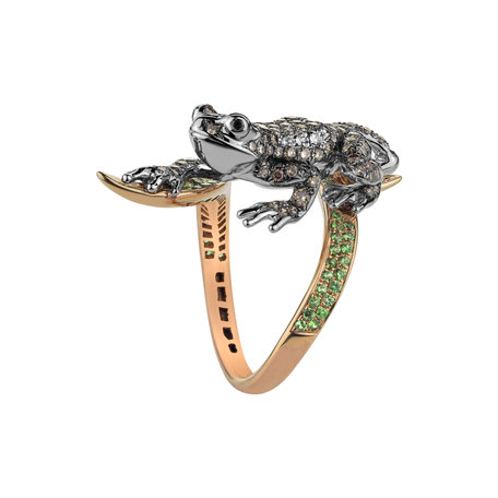 Ring with white, brown and black diamonds and Garnet Luxury Frog