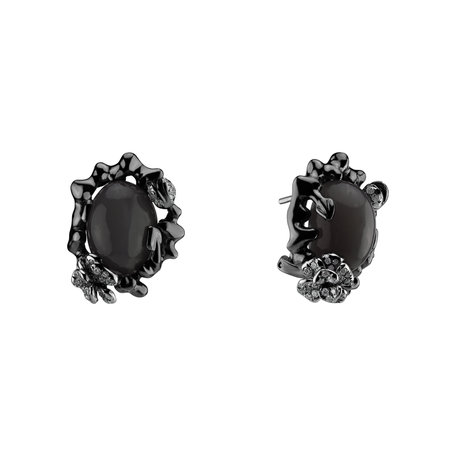 Diamond earrings with Moonstone Woolley