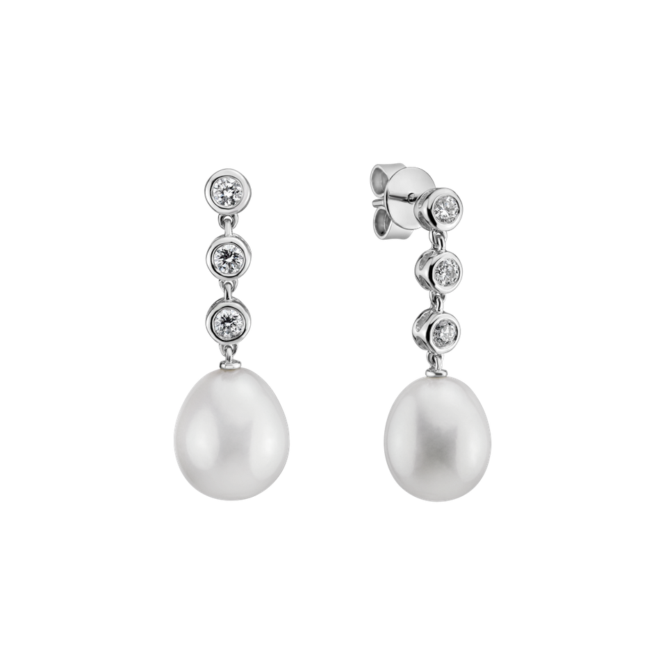 Diamond earrings with Pearl Mariner