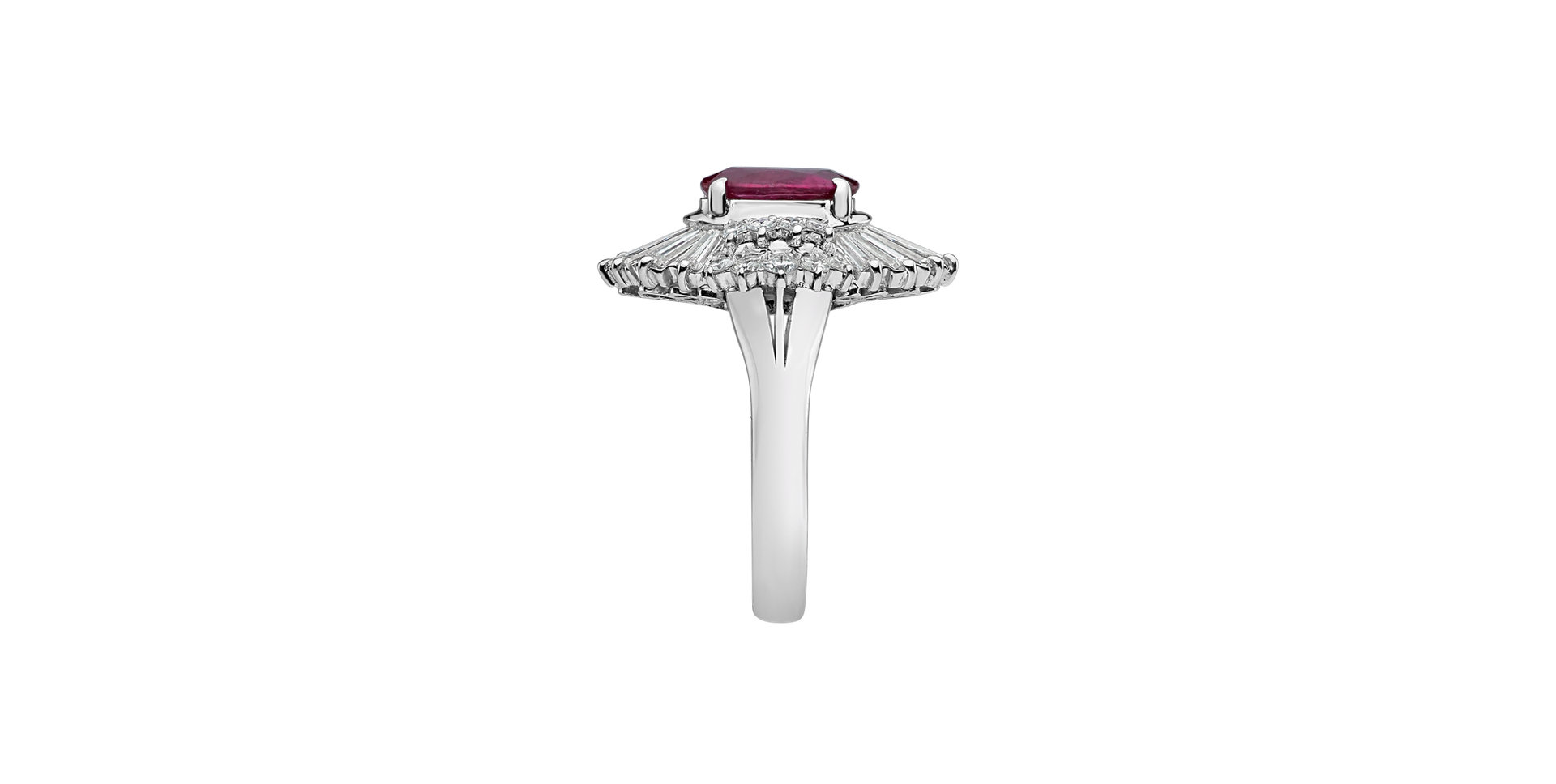 Diamond ring with Ruby Crystal Mirror