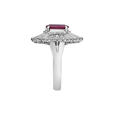 Diamond ring with Ruby Crystal Mirror