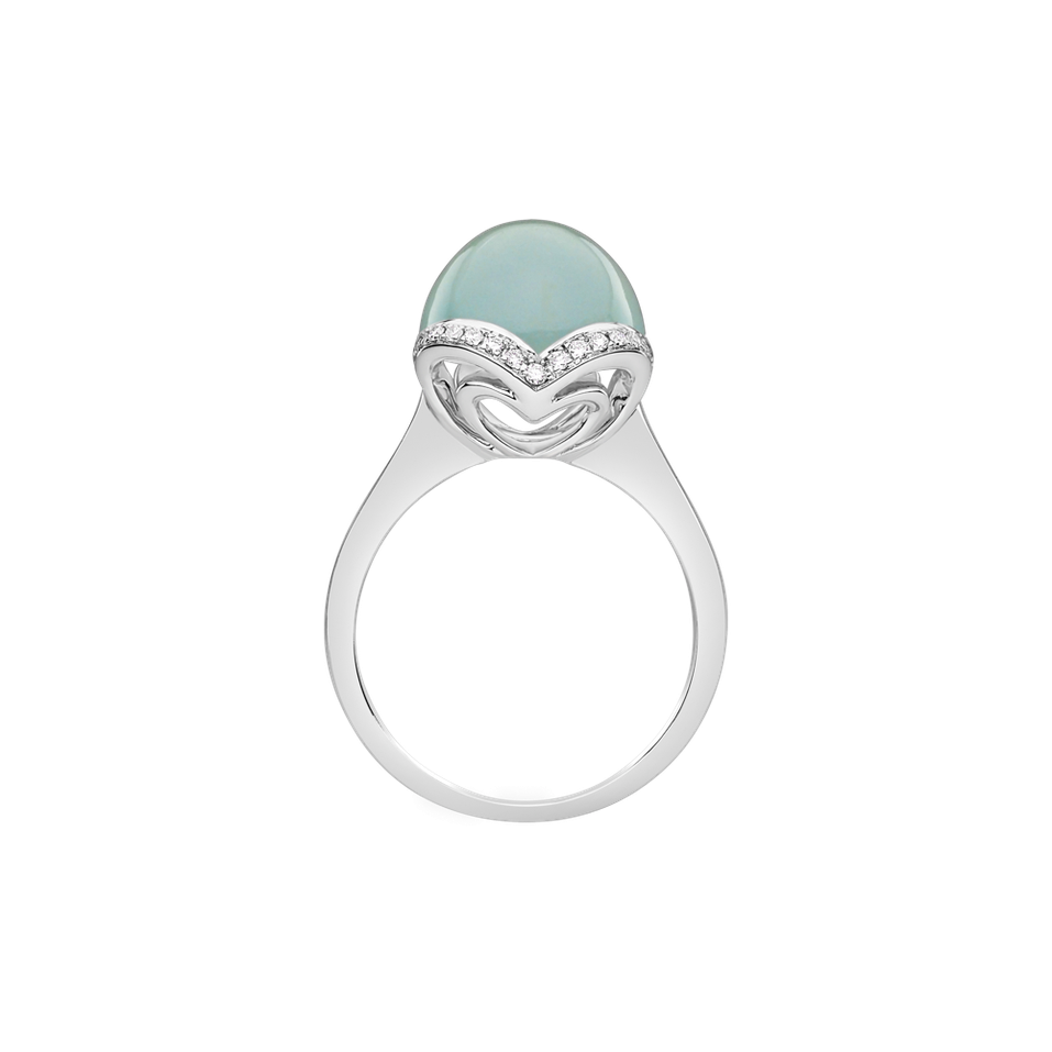 Diamond ring with Chalcedony Rainbow Princess
