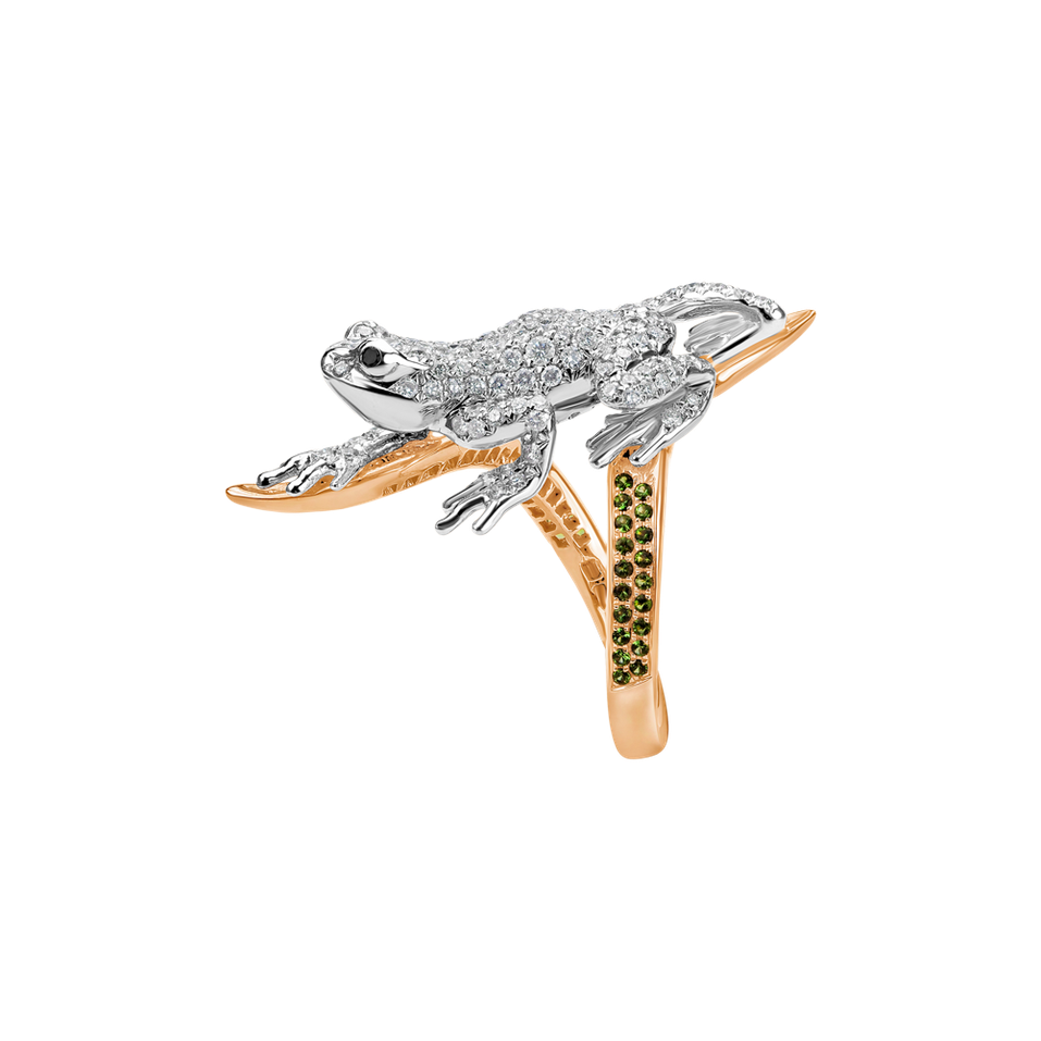 Ring with black and white diamonds and Garnet Luxury Frog