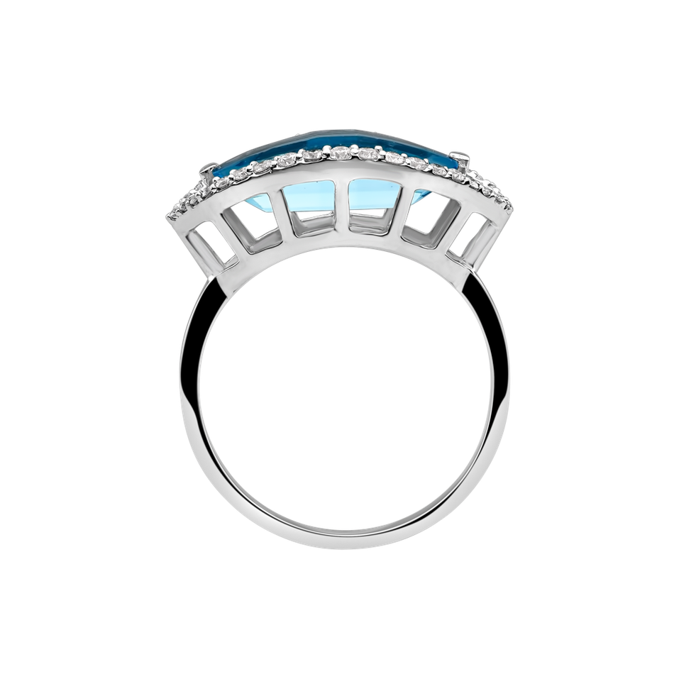 Diamond ring with Topaz Essa