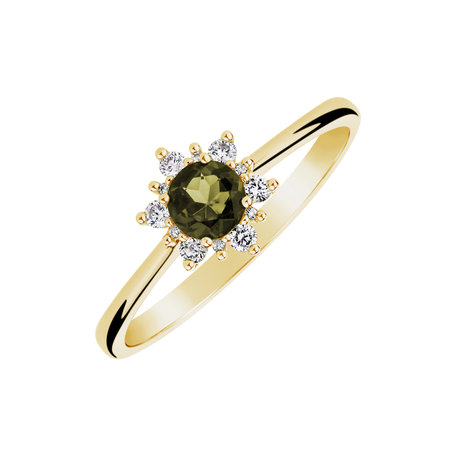 Diamond ring with Peridot Glowing Starlet