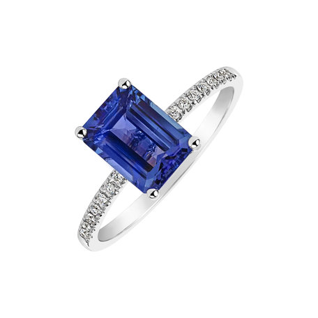 Diamond ring with Tanzanite Deep Sky