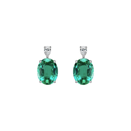 Diamond earrings with Emerald Royal Aura