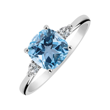 Diamond ring with Topaz Mirabel
