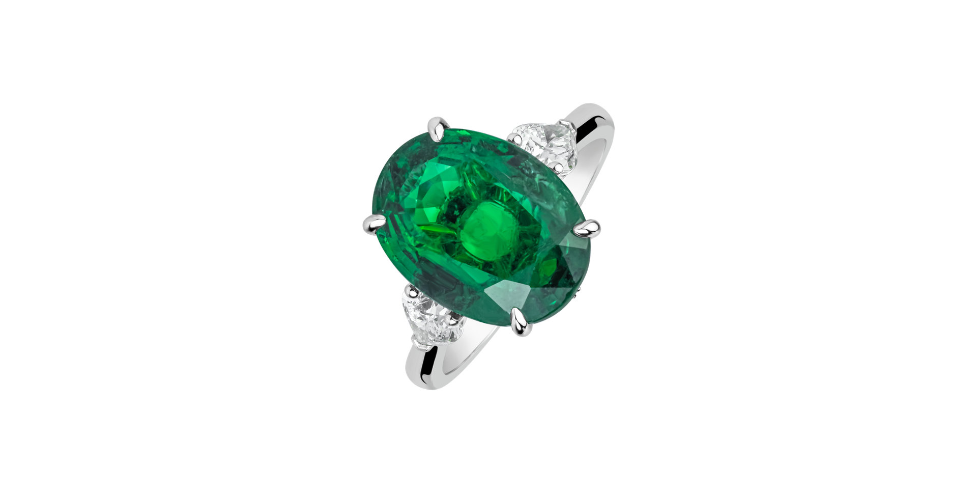Diamond ring with Emerald Elen