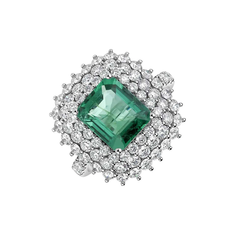 Diamond ring with Emerald Wonder Princess