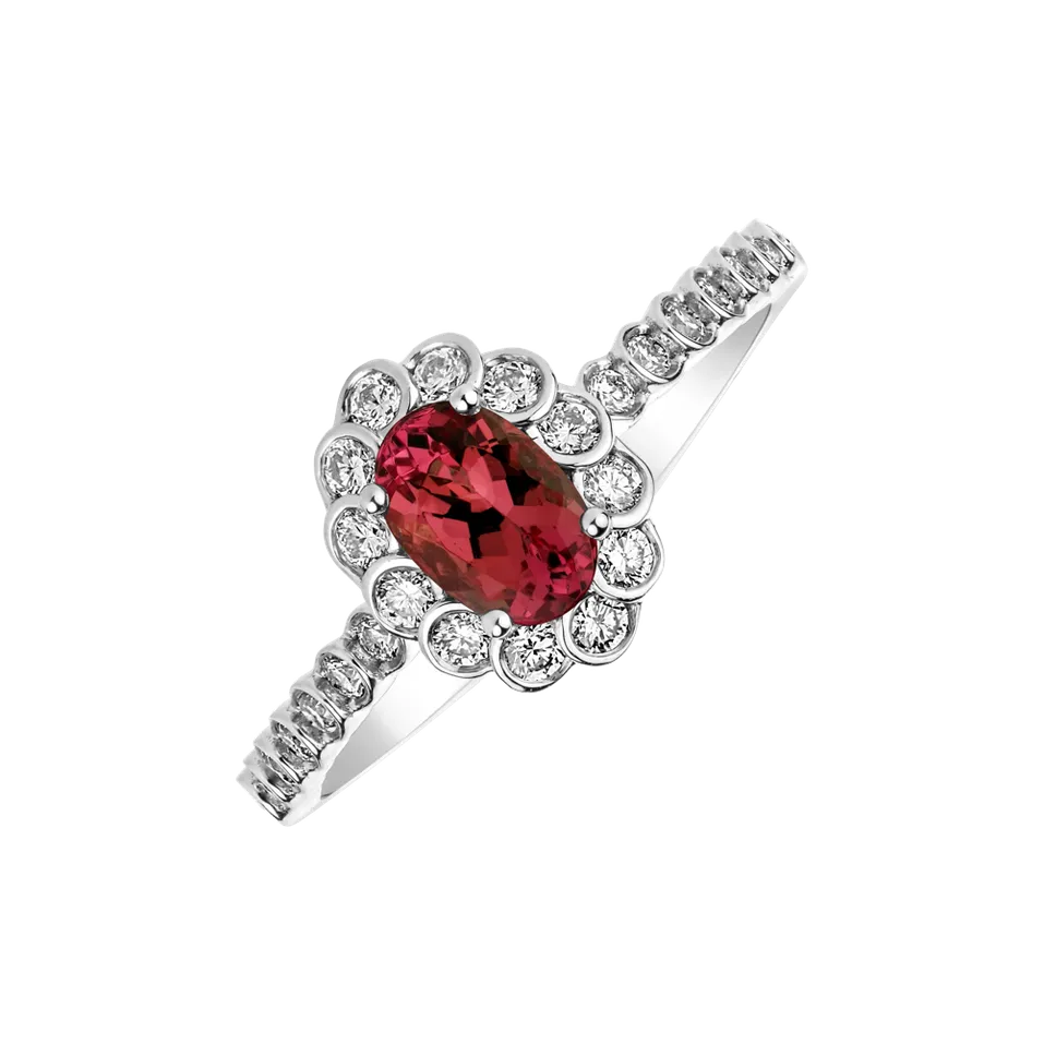 Diamond ring with Ruby Princess Glamour
