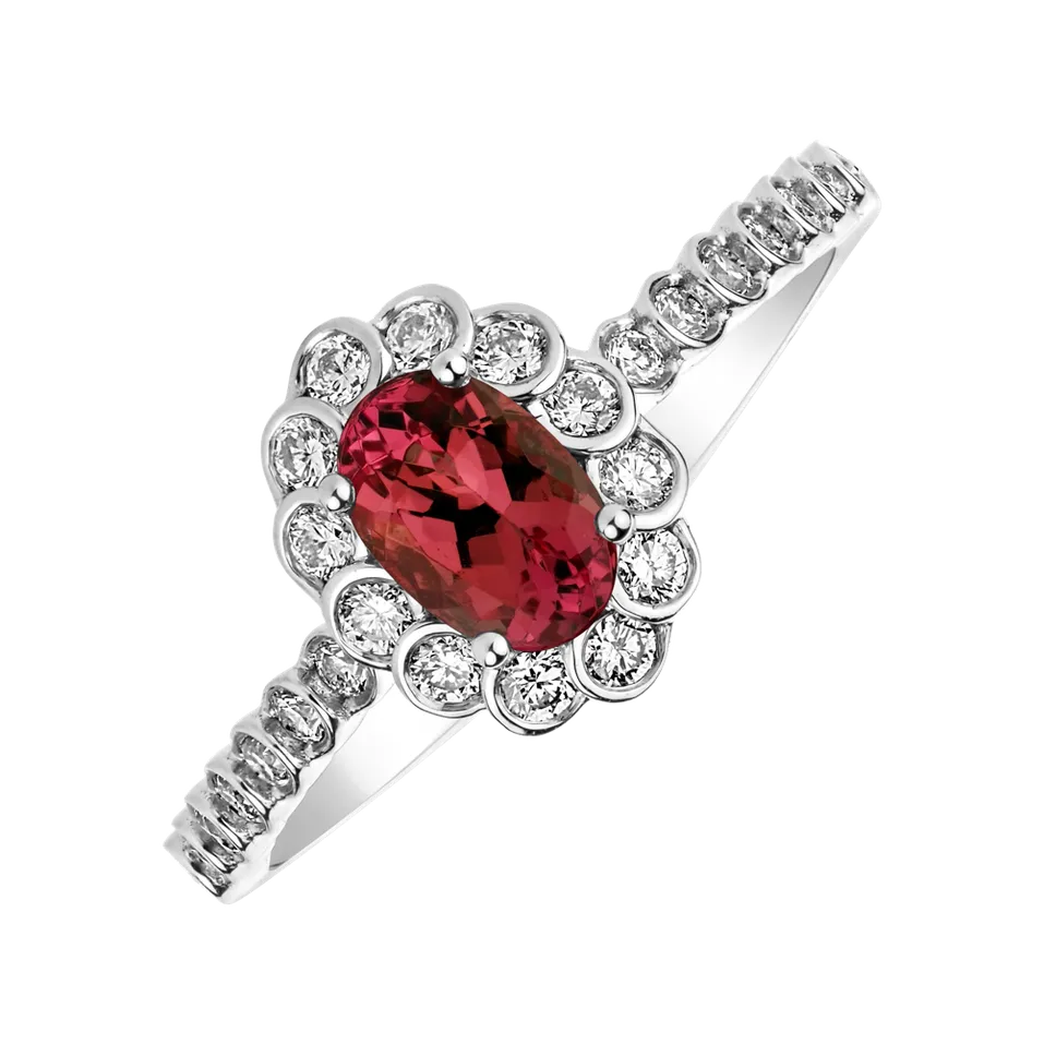 Diamond ring with Ruby Glamour Princess