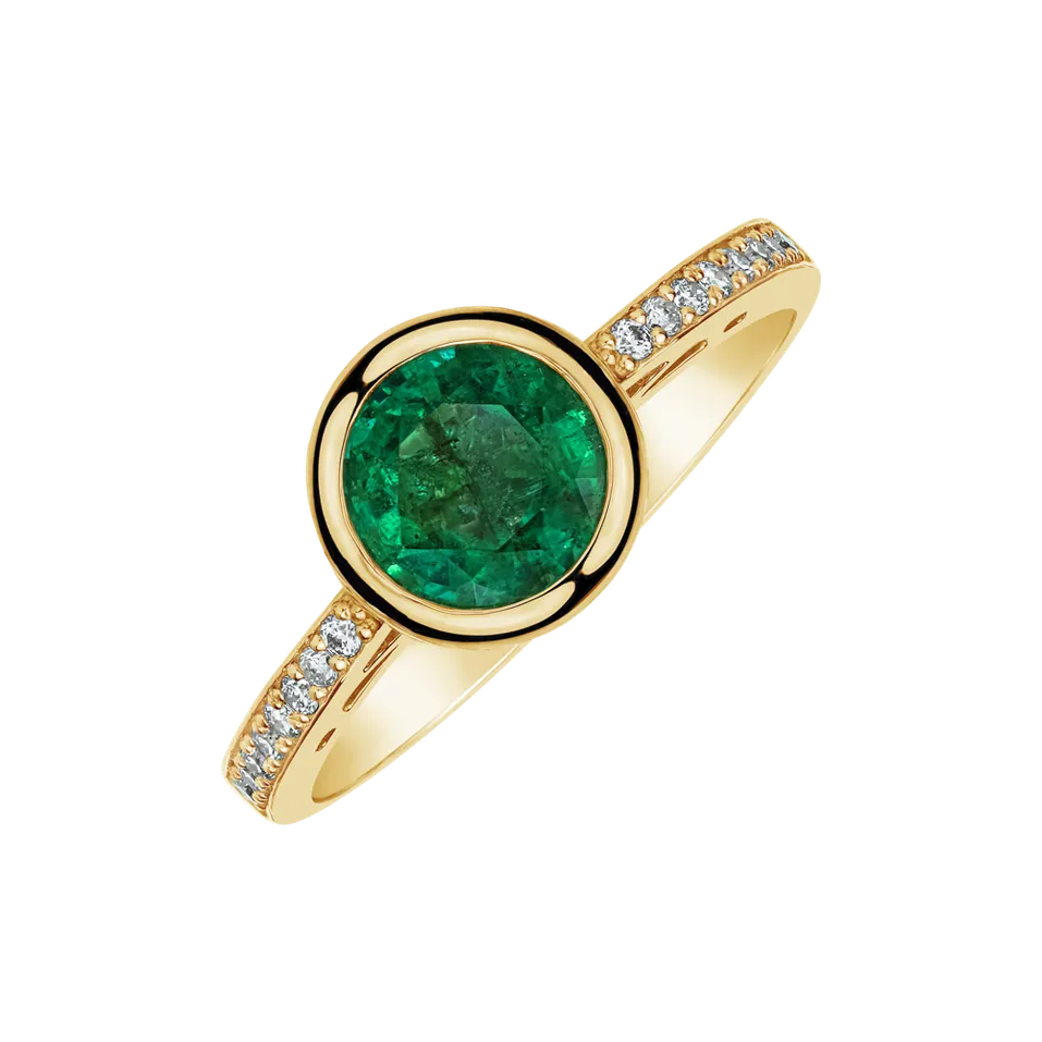 Diamond ring with Emerald Adena