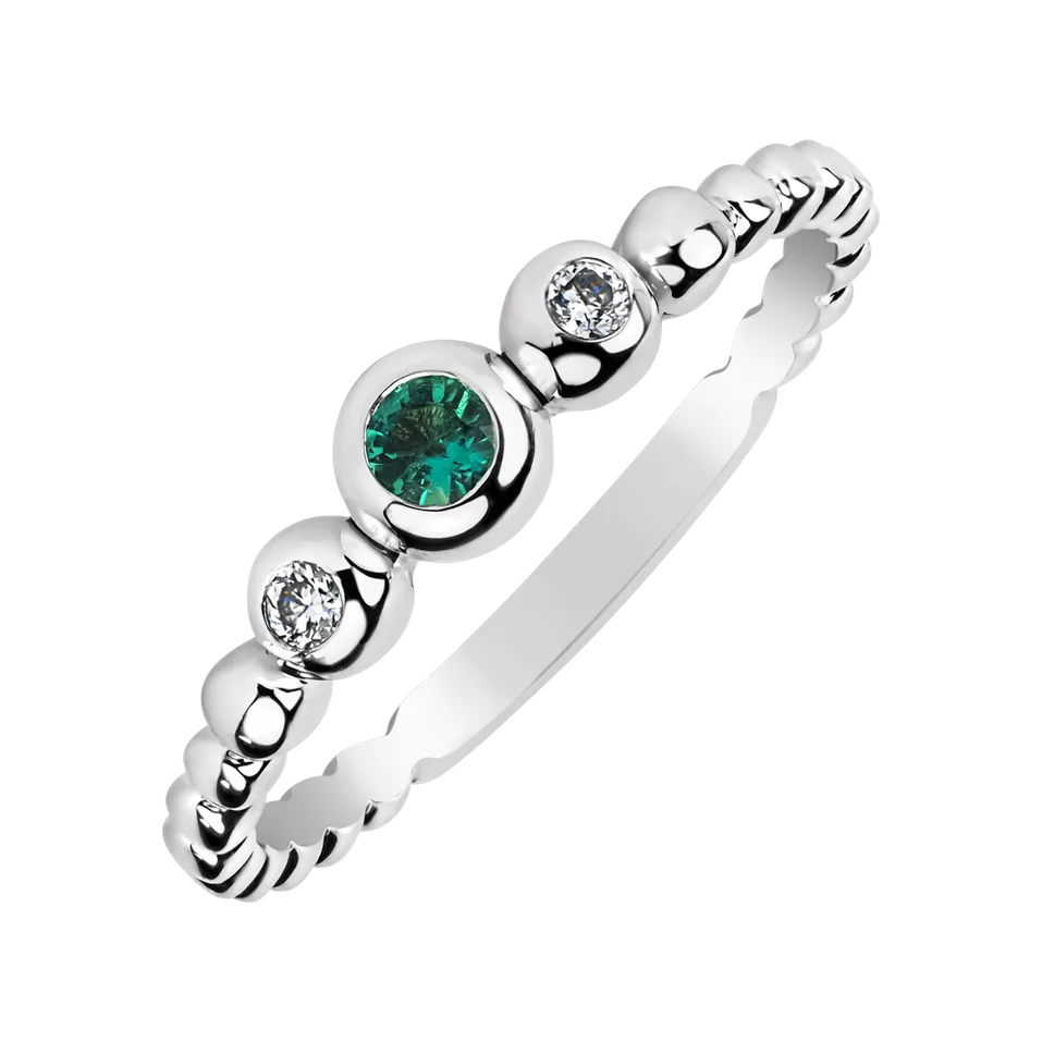 Diamond ring with Emerald Shiny Triple