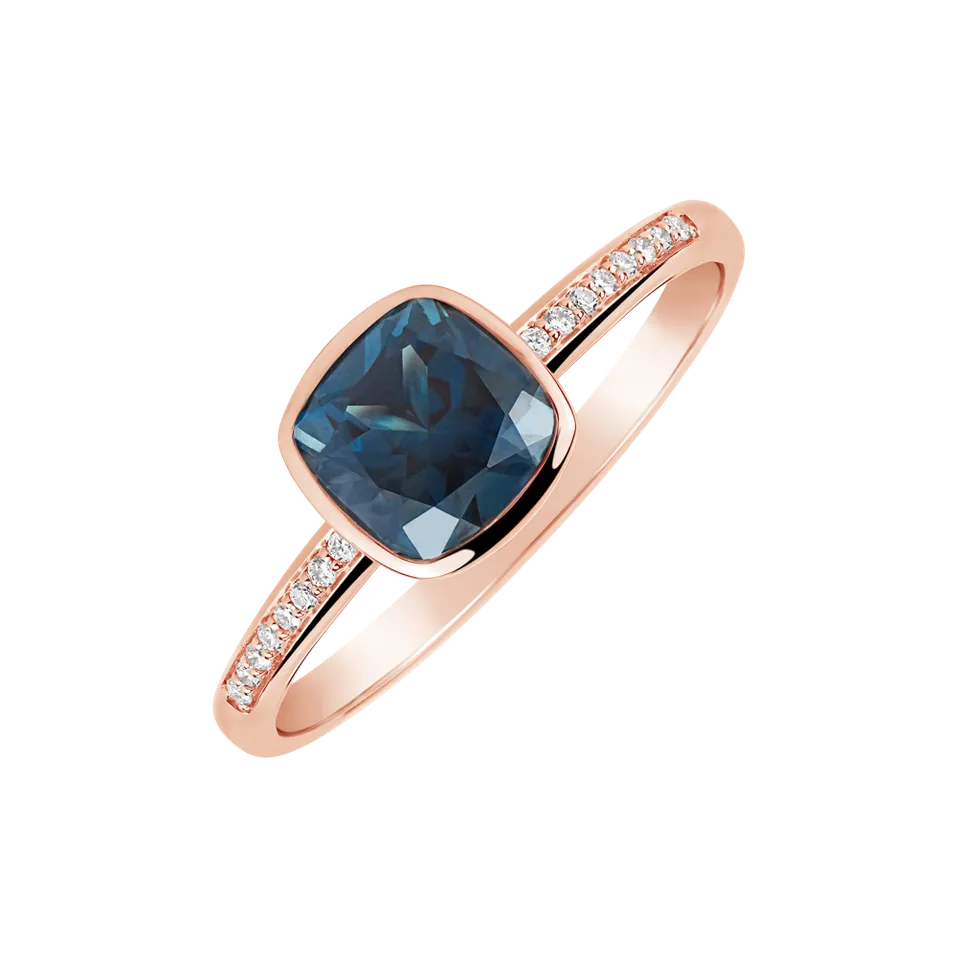 Diamond ring with Topaz Carelia