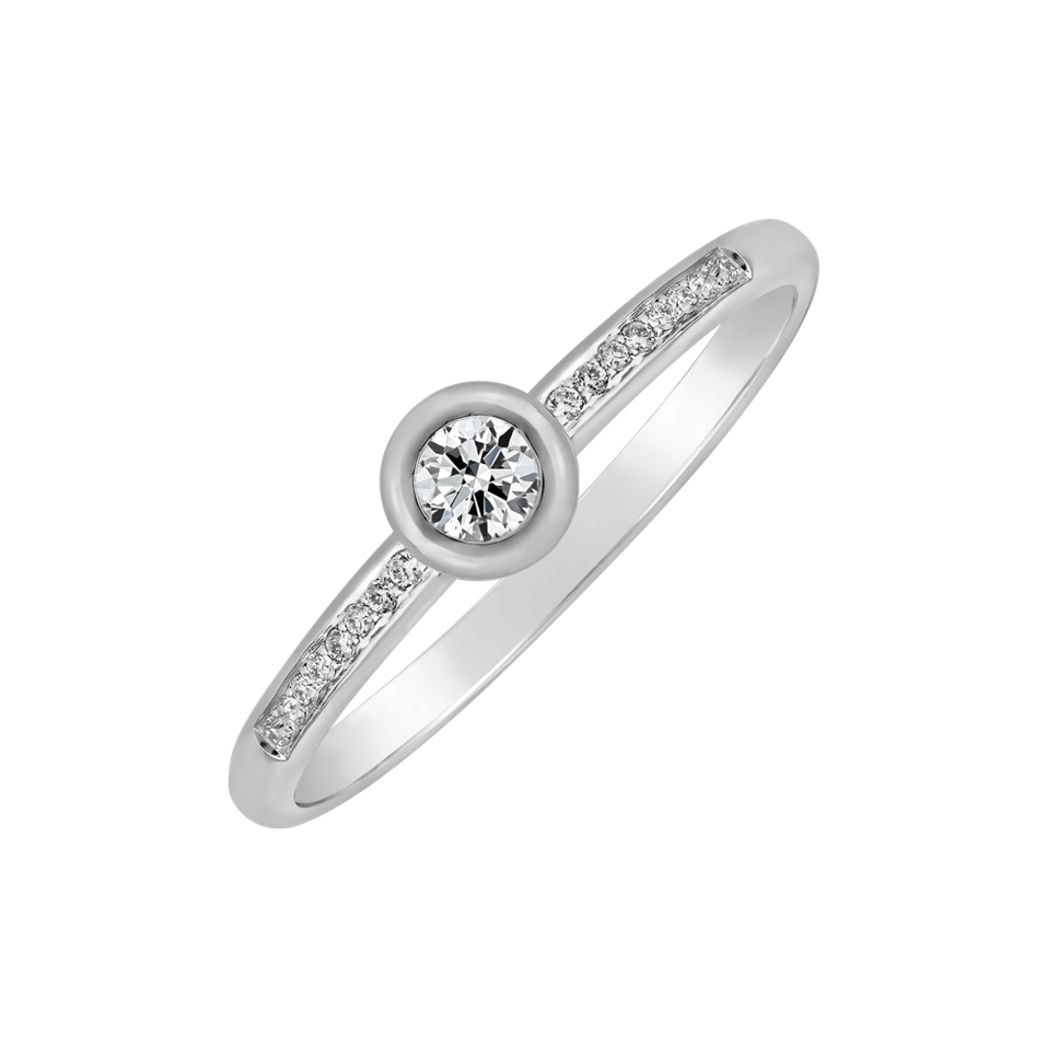 Diamond ring Regal Elegance