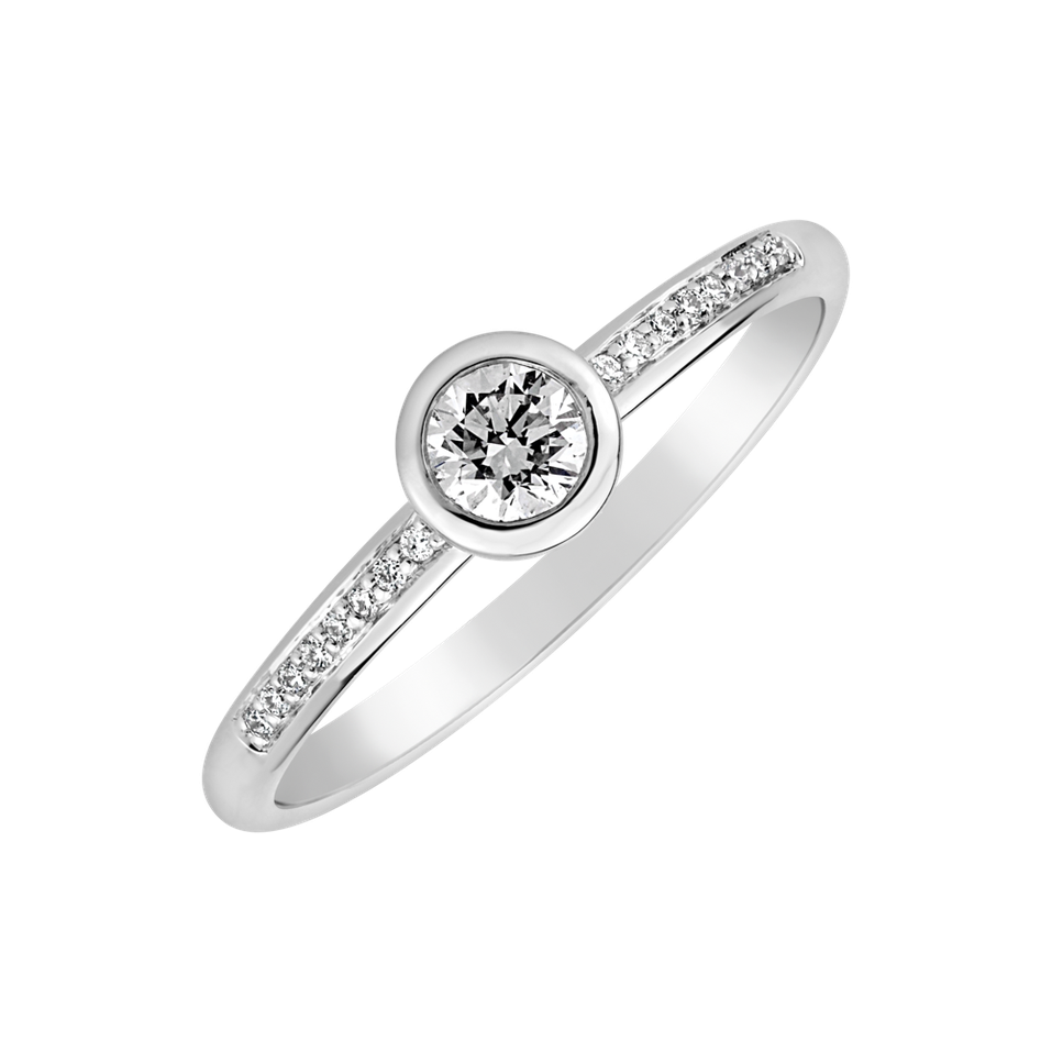 Diamond ring Regal Elegance