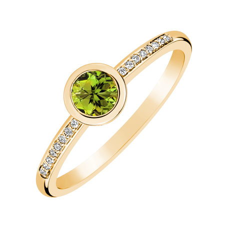 Diamond ring with Peridote Regal Sparkle