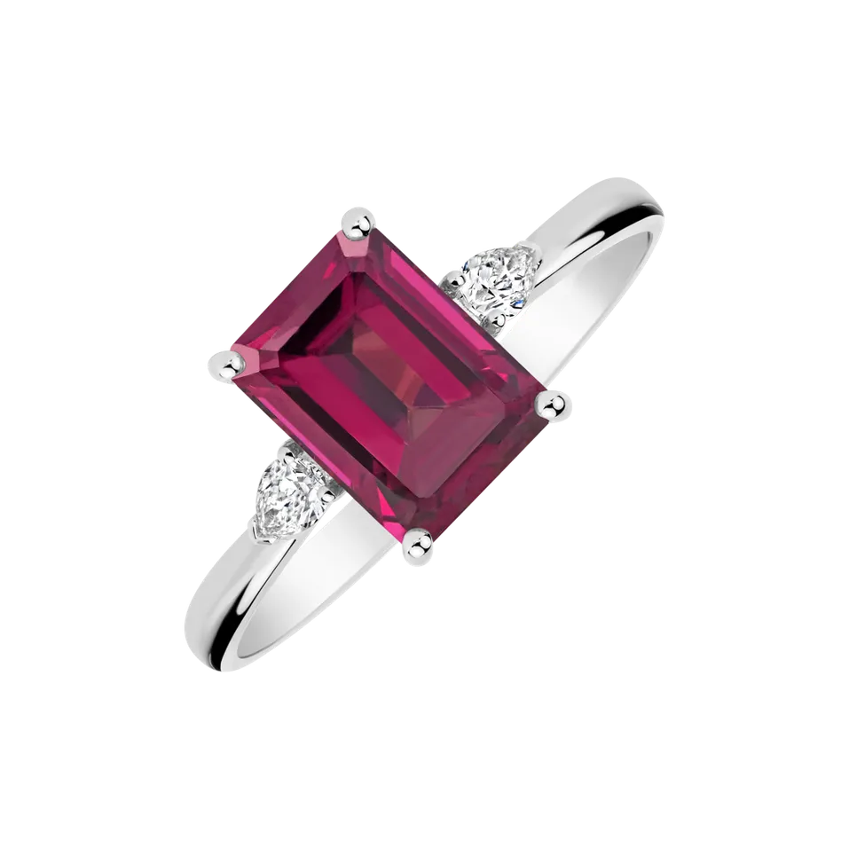Diamond ring with Rhodolite Royal Cordelia
