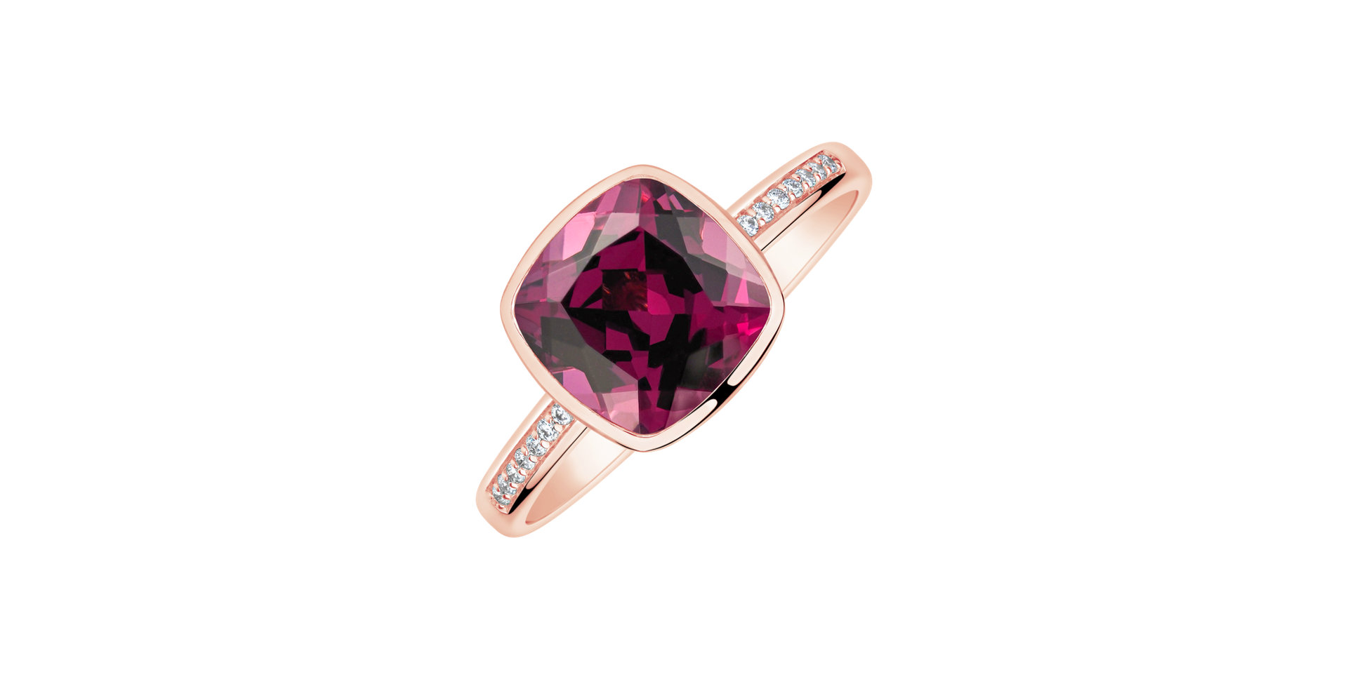 Diamond ring with Rhodolite Carelia