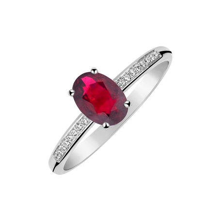 Diamond ring with Ruby Pauliene