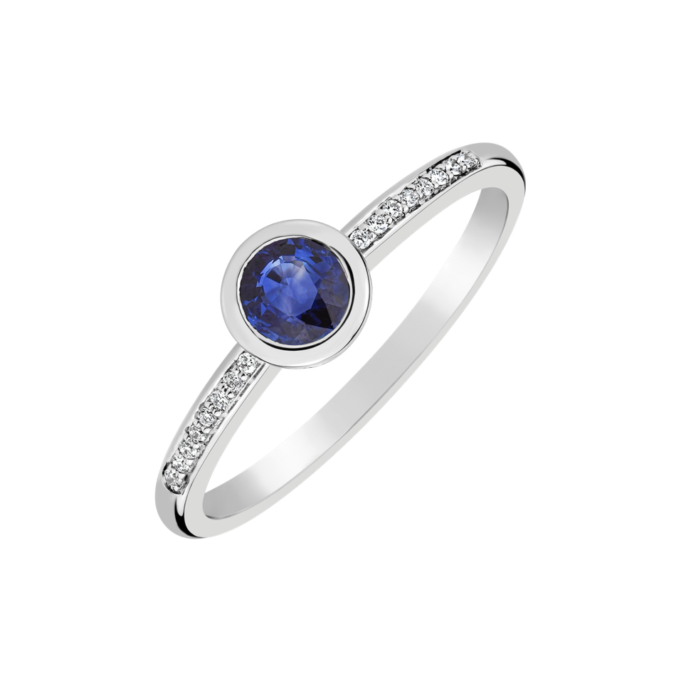 Diamond ring with Sapphire Regal Elegance