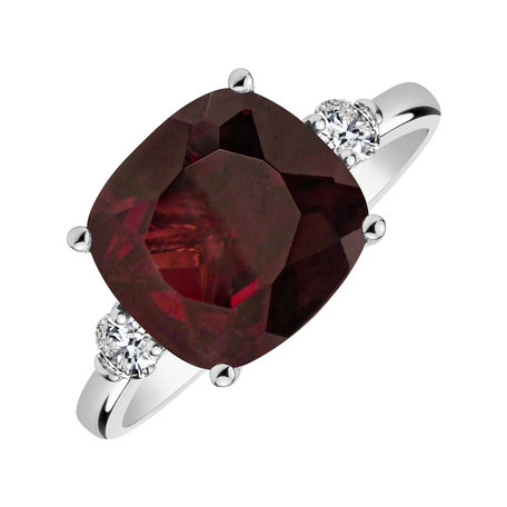Diamond ring with Rhodolite The Countess