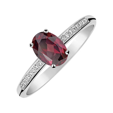 Diamond ring with Rhodolite Lauriene
