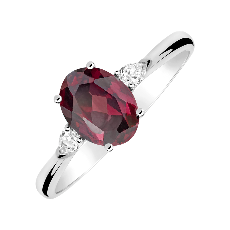 Diamond ring with Rhodolite Annelise