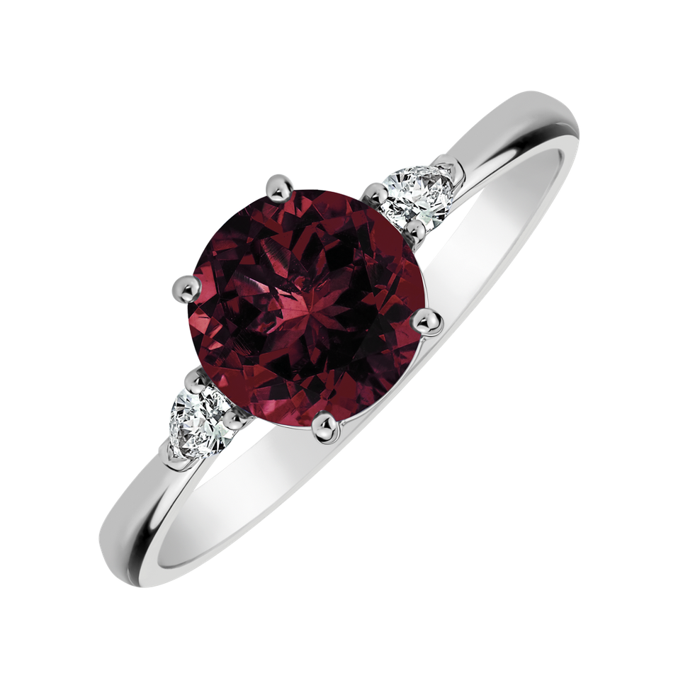 Diamond ring with Rhodolite Majestic Oasis