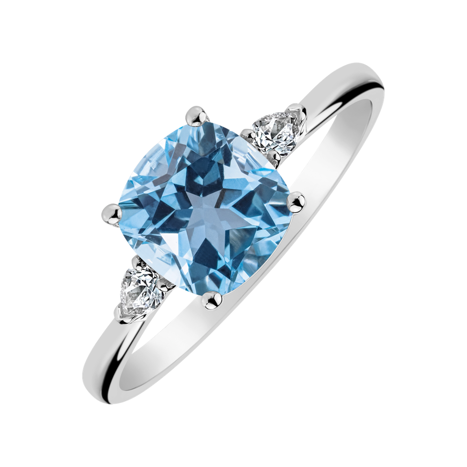 Diamond ring with Topaz Mirabel