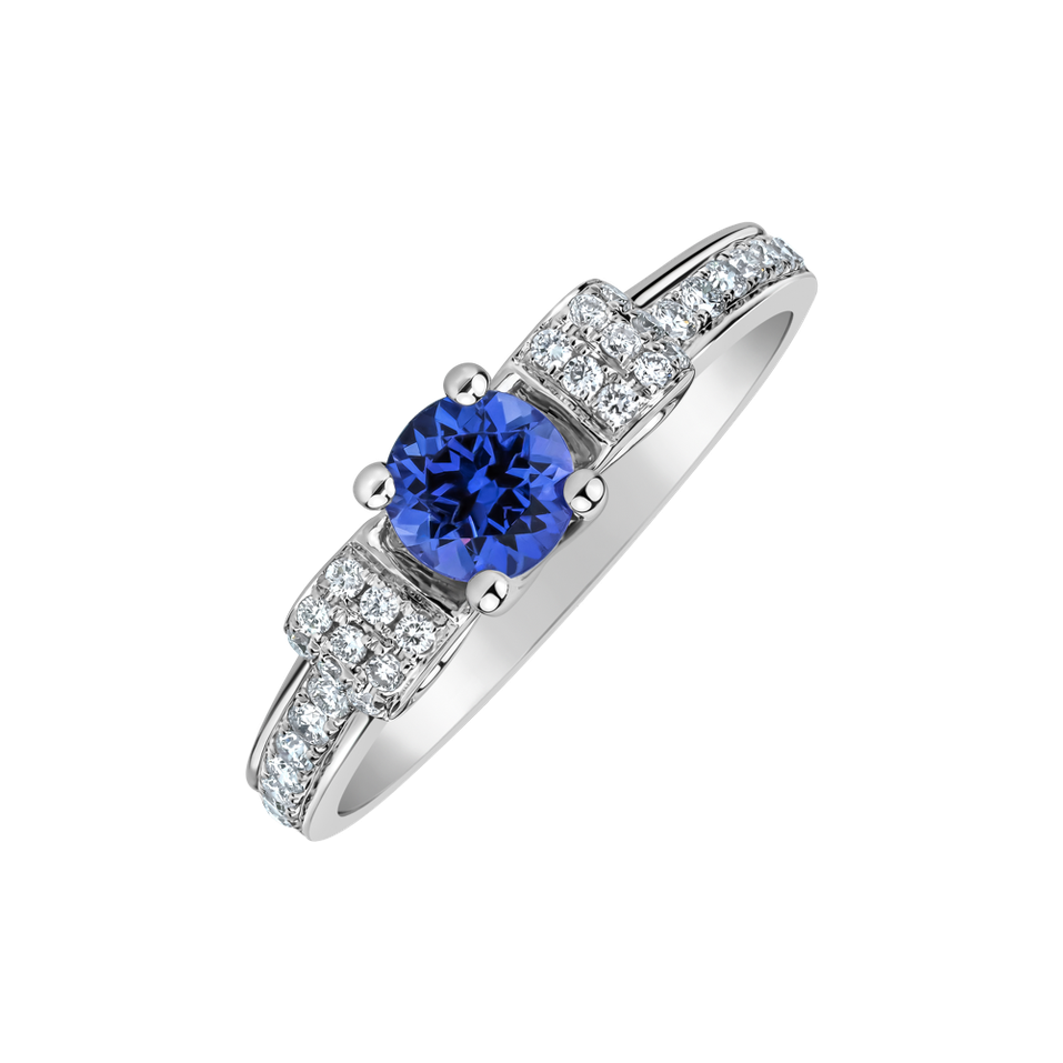 Diamond ring with Tanzanite Velviana