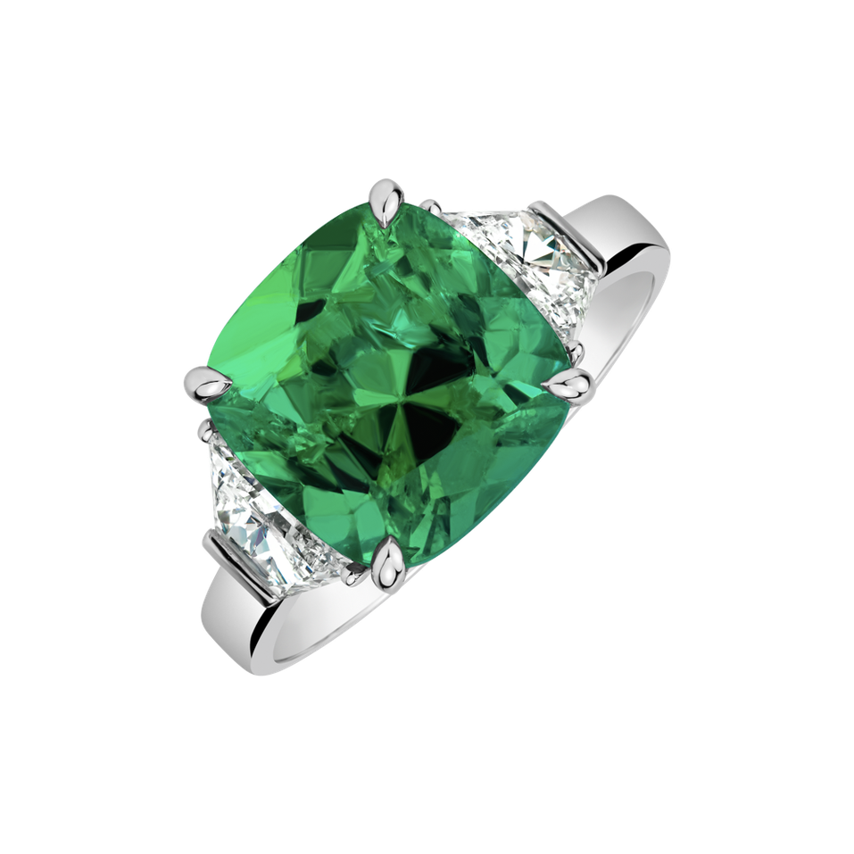Diamond ring with Emerald Lady Emerald