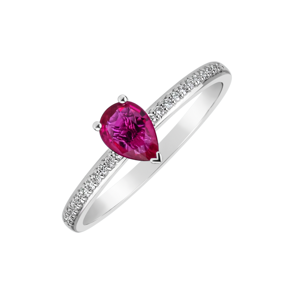 Diamond ring with Ruby Seriane