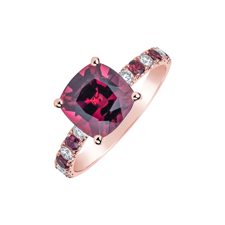 Diamond ring with Rhodolite Imelda