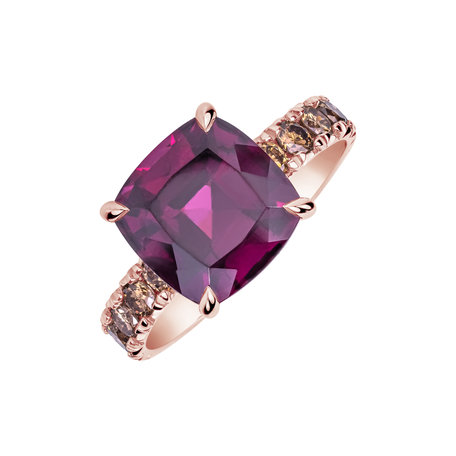 Diamond ring with Rhodolite Velvet Ember