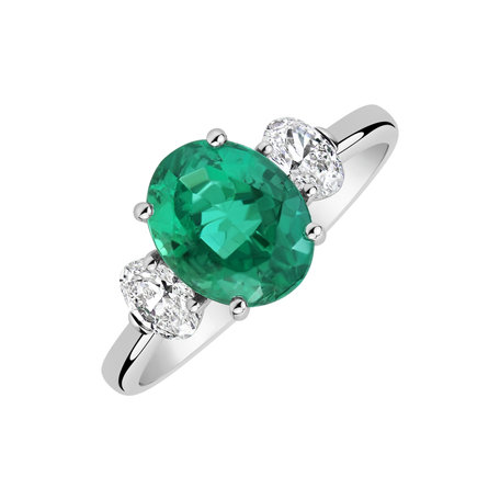 Diamond ring with Emerald The Marvelous