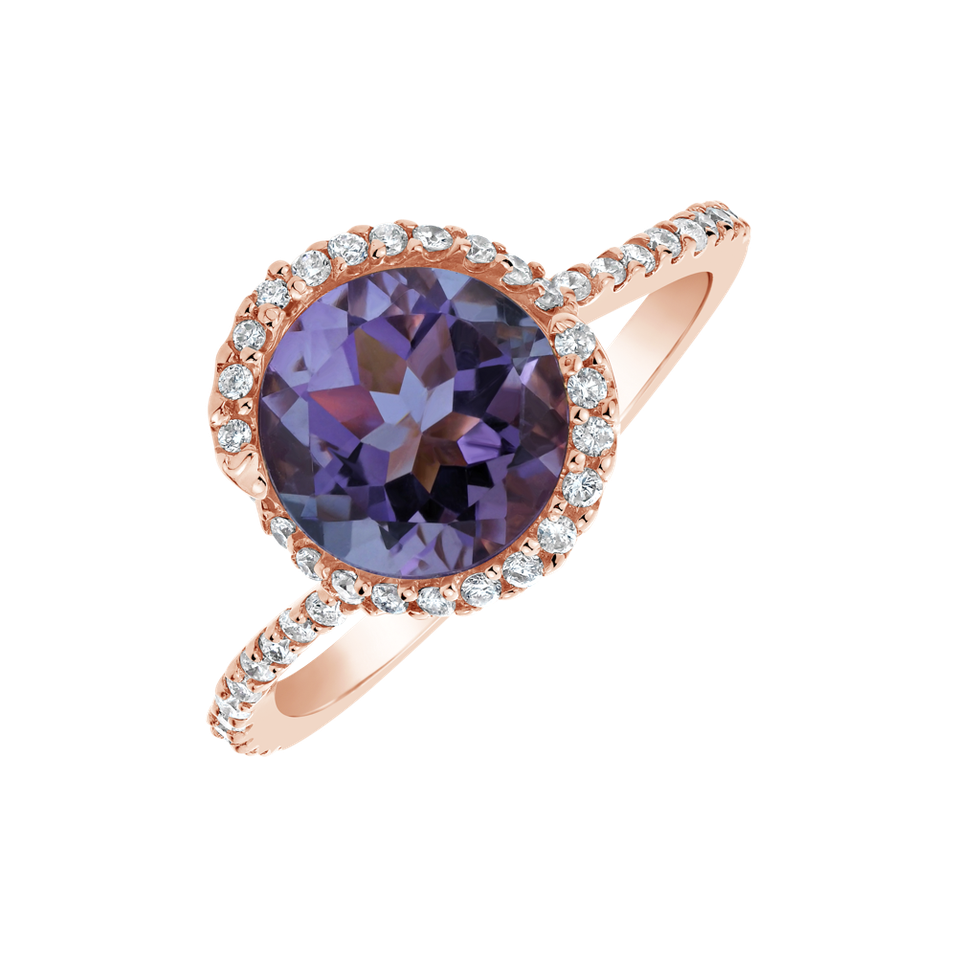 Diamond ring with Amethyst Spira Magica