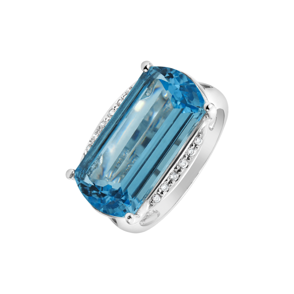 Diamond ring with Topaz Tasha