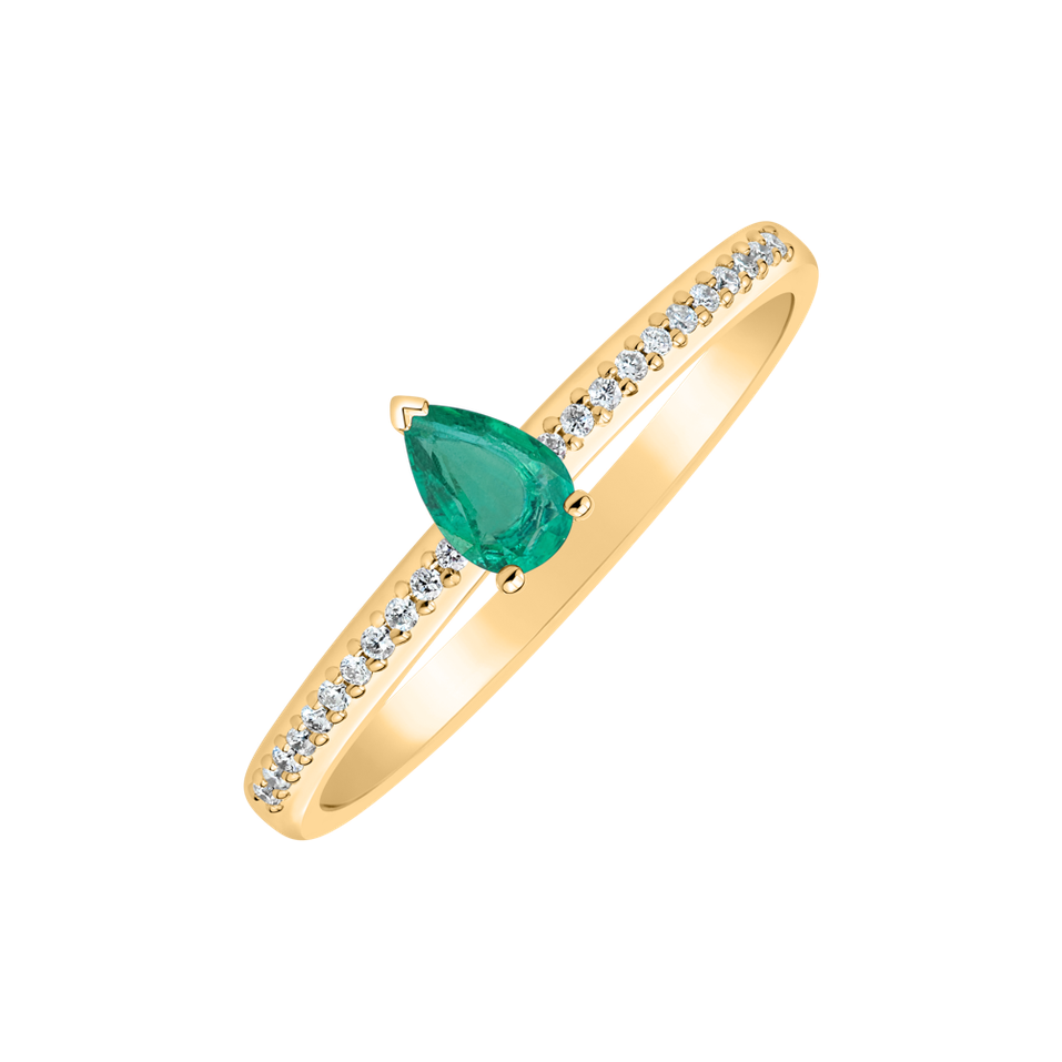 Diamond ring with Emerald Seriane