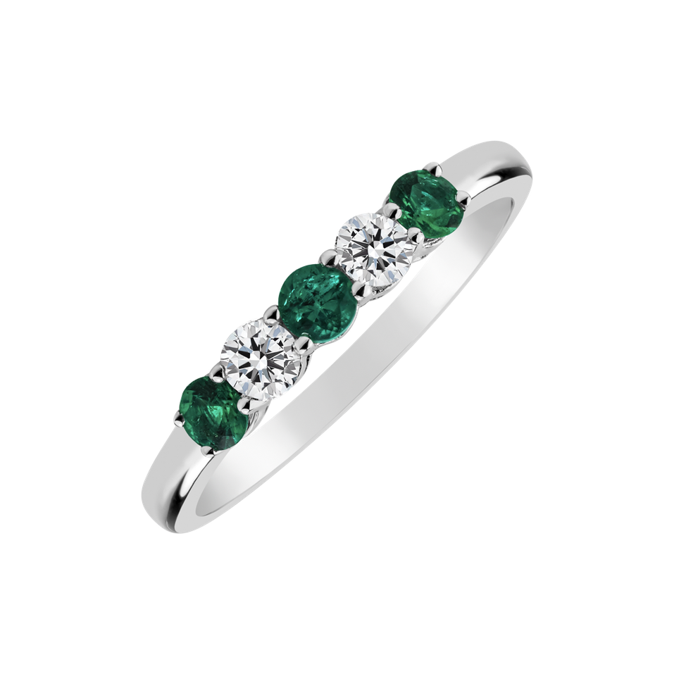 Diamond ring with Emerald Lunithra