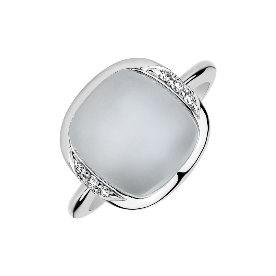 Diamond ring with Moonstone Charmis
