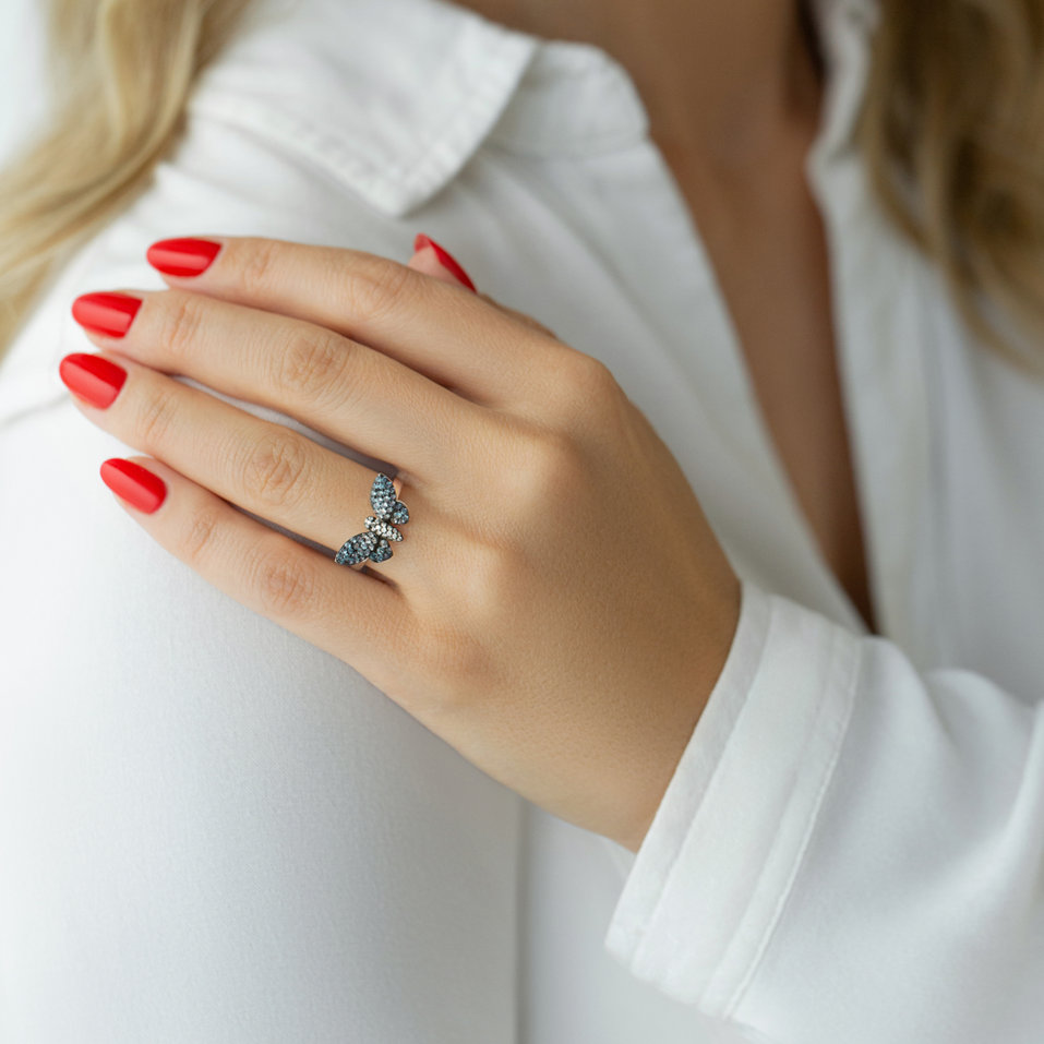 Diamond ring with Ruby and Sapphire Shiny Wings