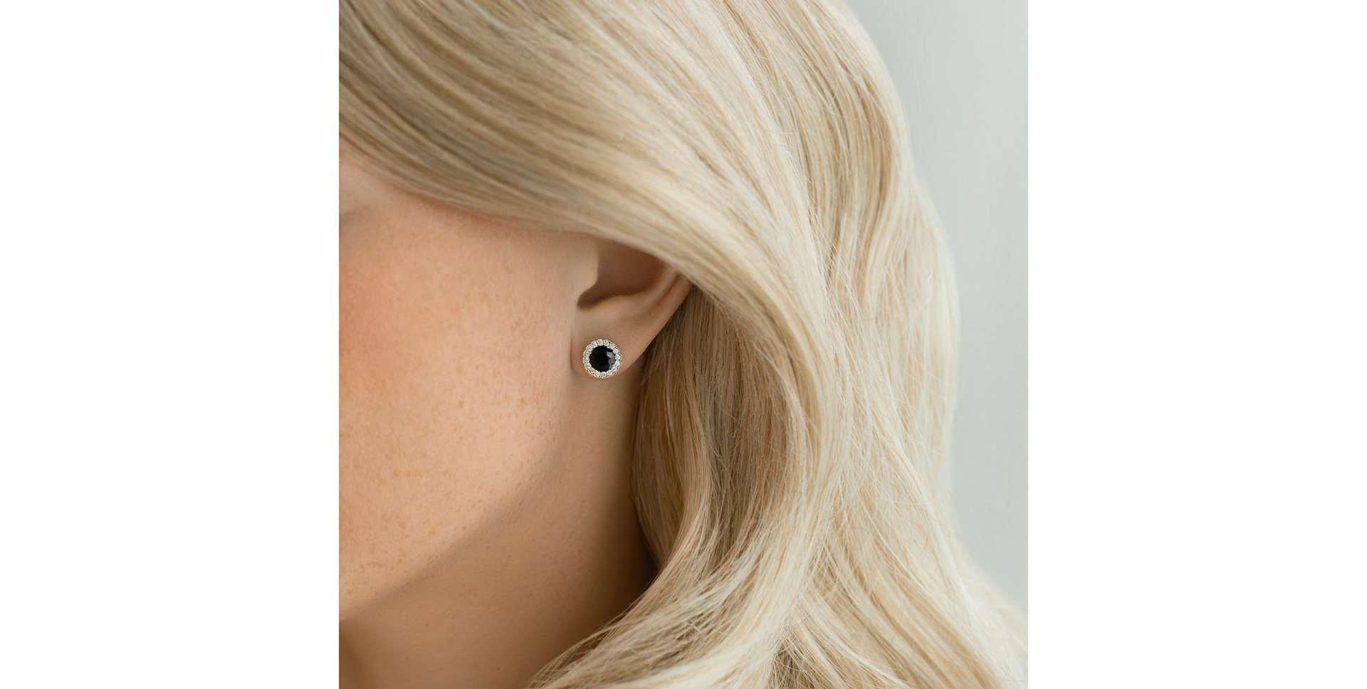 Diamond earrings with Sapphire Royal Allure