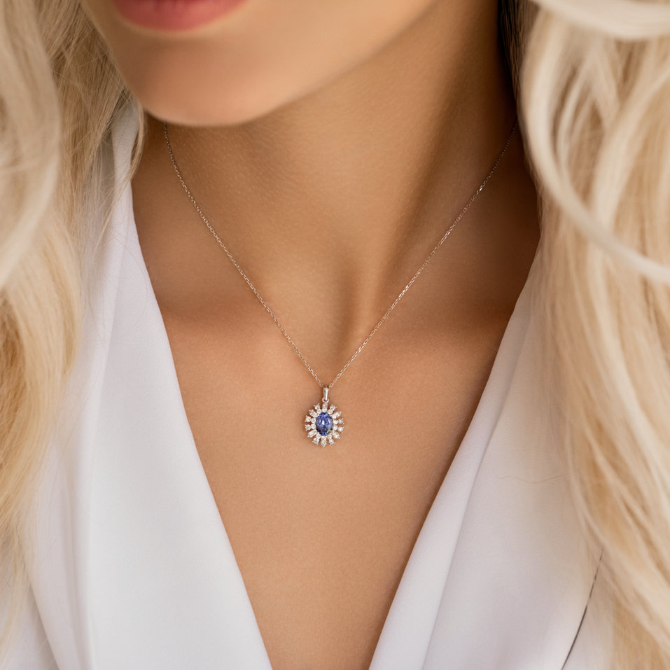 Diamond pendant with Tanzanite Royal Impression