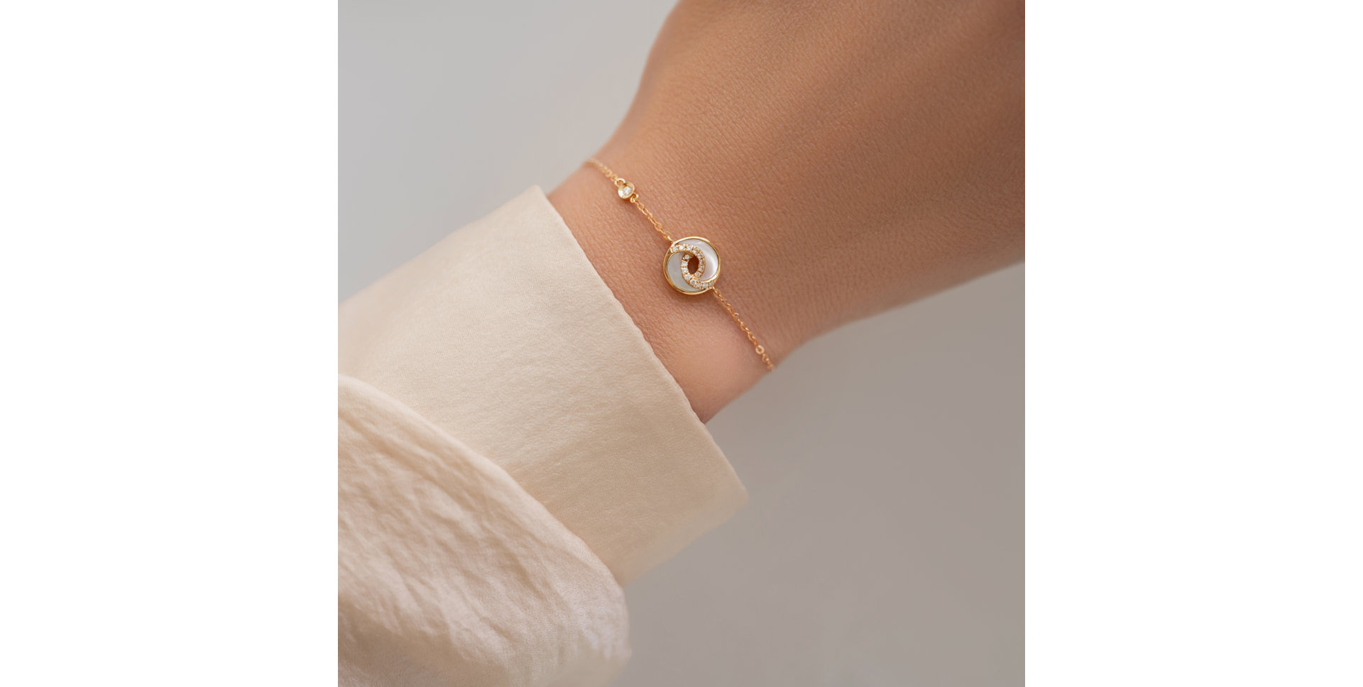 Diamond bracelet with Mother of Pearl and diamonds Royal Harmony