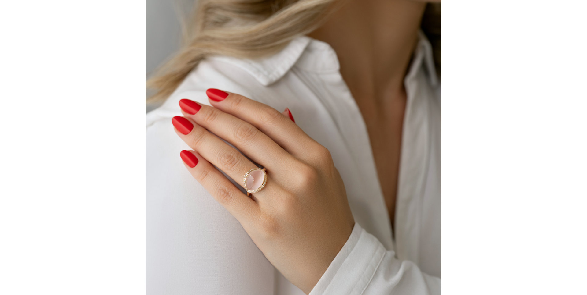 Diamond ring with Rose Quartz Fabulous Magician