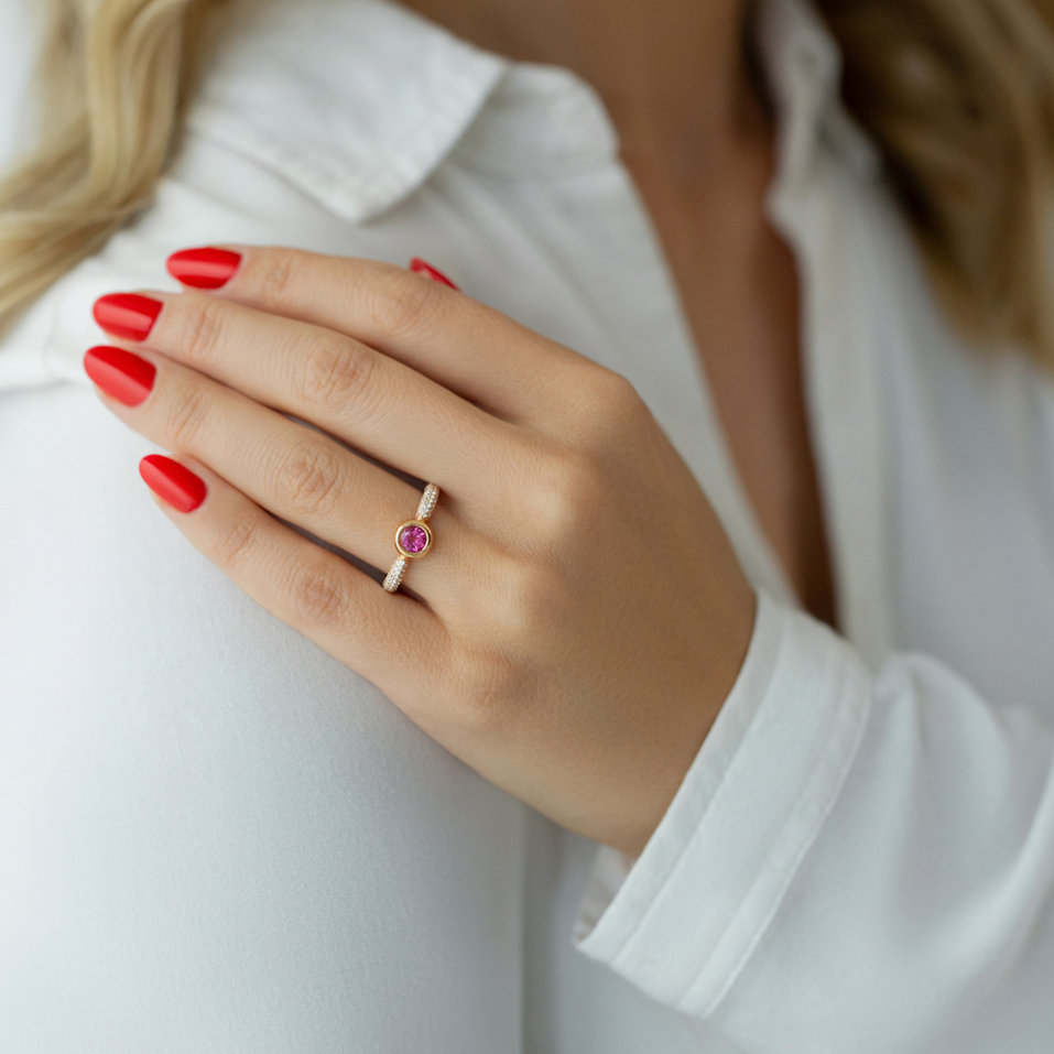 Diamond ring with Topaz Miracle Ray