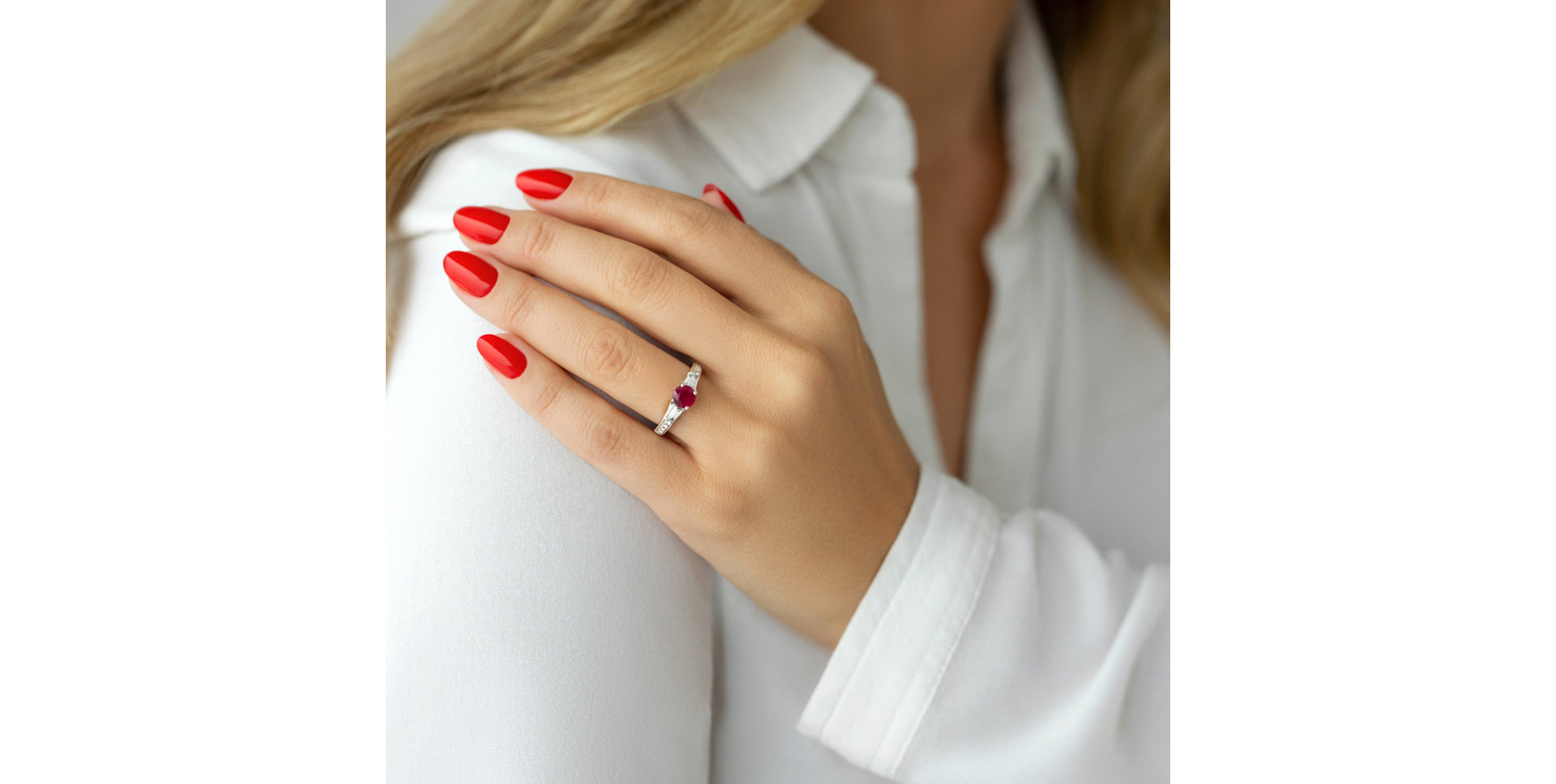 Diamond ring with Ruby Ruby Sparkle