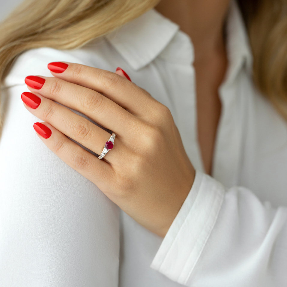 Diamond ring with Ruby Ruby Sparkle